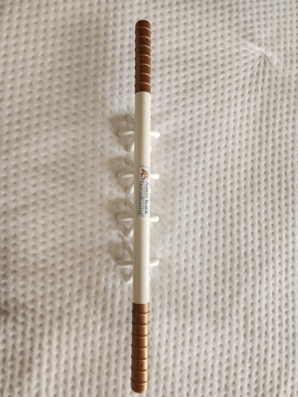 Ashley Black Original FasciaBlaster Massage Tool – White/Rose Gold